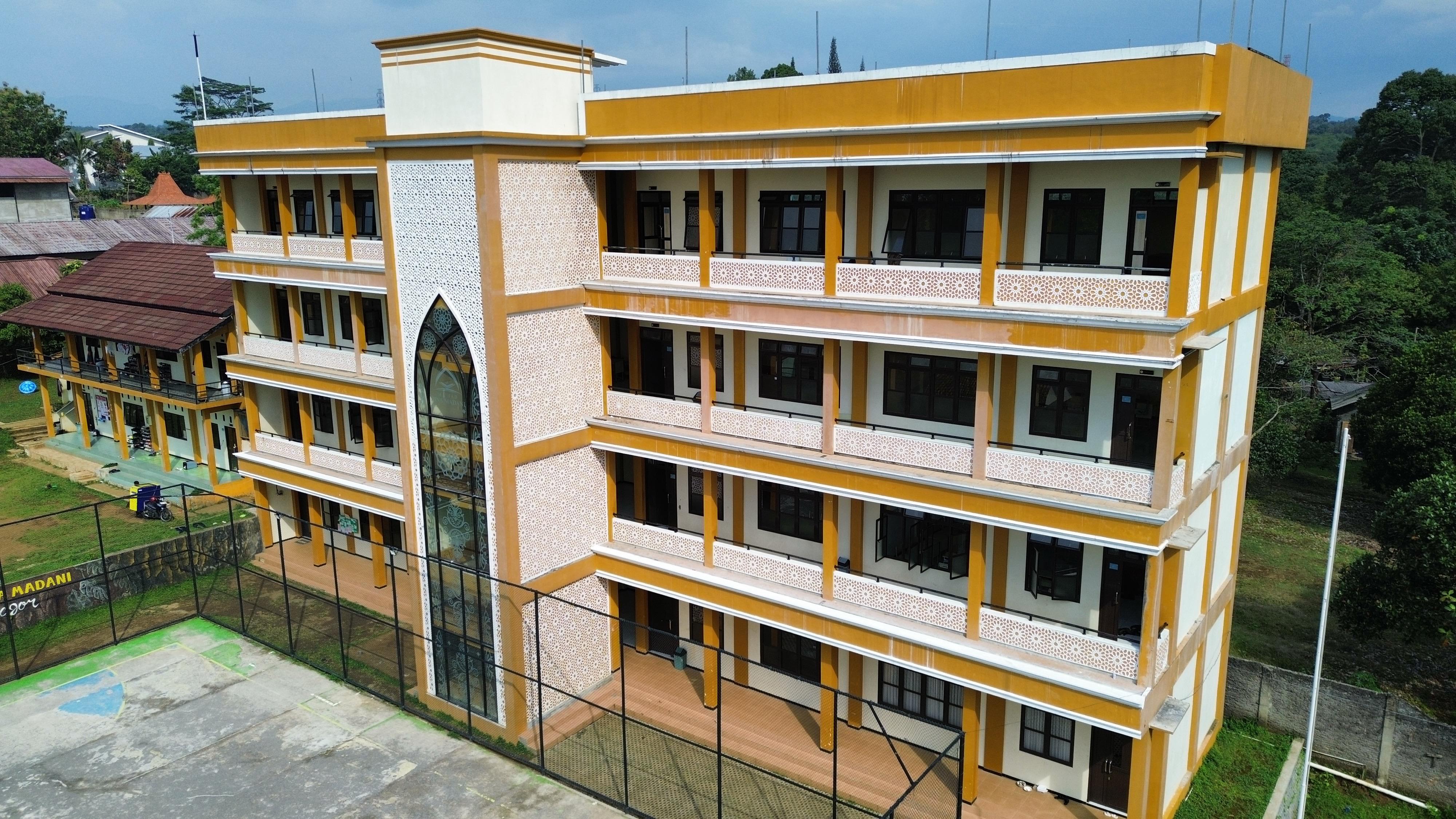 Lingkungan Pondok Bina Madani